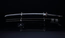 Katana Antigua Japonesa con Koshirae de Laca Negra y Tsuba de Hierro con Motivo de Plumas firmada Chikushi Tadamasa - Hozon